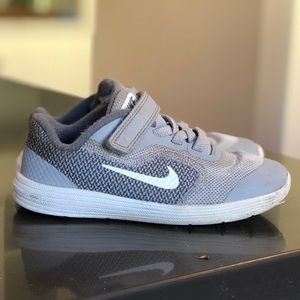 Toddler grey Nike sneakers